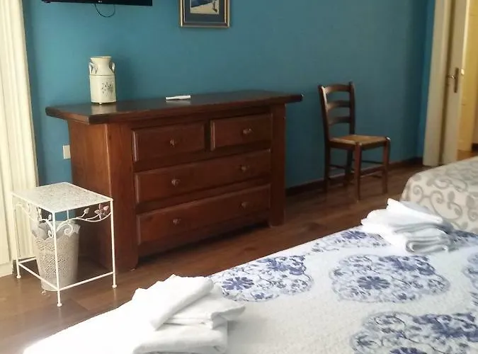 فندق مبيت وإفطار Luca Giordano N6