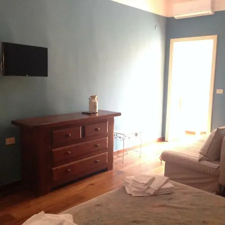 Bed & Breakfast Luca Giordano N6 4*