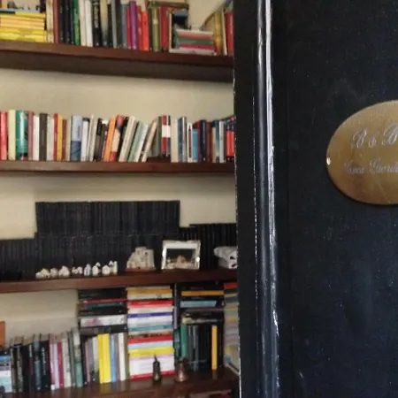 Bed & Breakfast Luca Giordano N6 4*