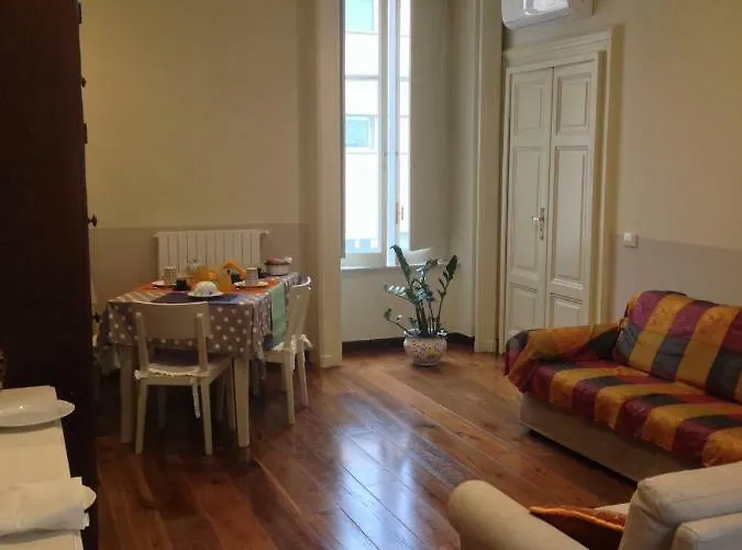 Bed & Breakfast Luca Giordano N6 4*